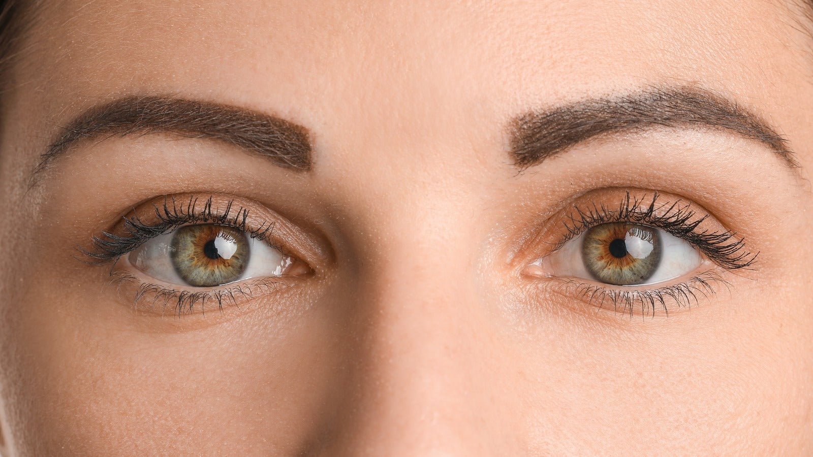 Enhance Your Green Eyes: Choosing the Perfect Eyeliner Color